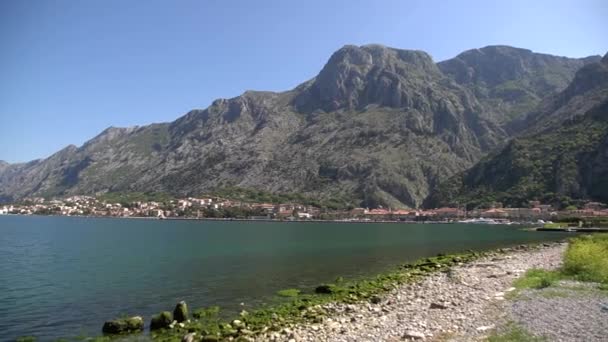 Utsikt över Kotorbukten nära staden Kotor — Stockvideo