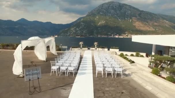 Tempat pernikahan dan lorong di menembus di Bay of Kotor — Stok Video