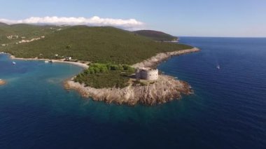 Karadağ 'daki Arza kalesine deniz manzarası