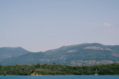 Deniz kıyısının panoramik manzarası nefes kesici..