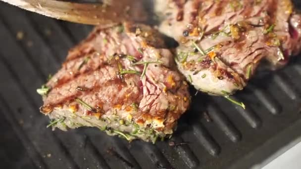 料理の食べ物。グルメキッチンで栄養。食事を作る。食べ物を用意しなさい。おいしい料理. — ストック動画