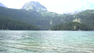 Karadağ 'ın Durmitor Ulusal Parkı' ndaki Kara Göl. Crno Jezero