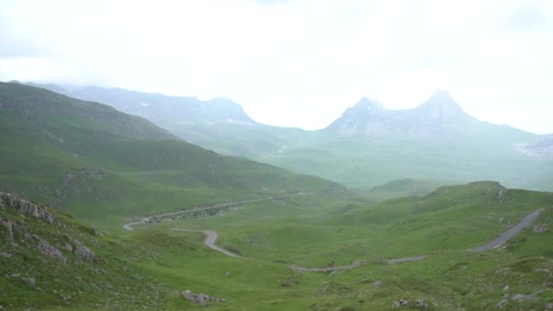 Panorama de montanhas no parque nacional de Durmitor, no norte de Montenegro — Vídeo de Stock