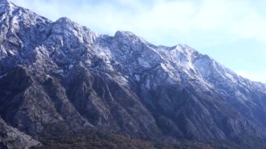 Karadağ 'da kışın dağ zirveleri