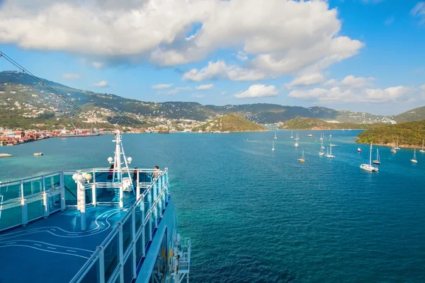 Nave da crociera a St. Thomas Harbor — Foto Stock