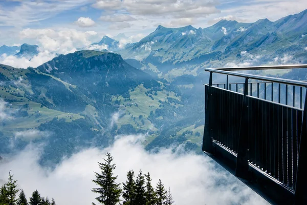 Majestosa Vista Dos Alpes Suíços Uma Torre Vigia — Fotografia de Stock