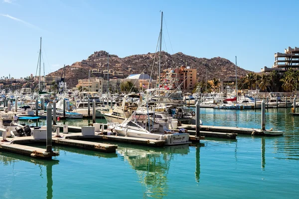 Puerto paraiso shopping mall och marina — Stockfoto