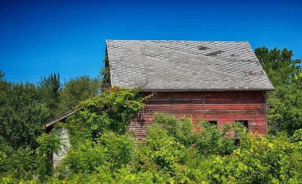 Stary opuszczony stodoła — Zdjęcie stockowe