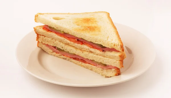 Sandwich con tocino y verduras — Foto de Stock