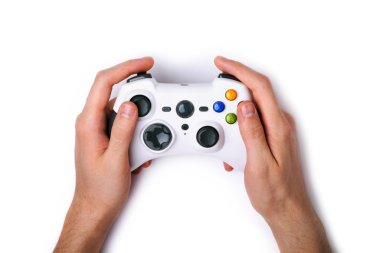 Gamepad oyun elinde
