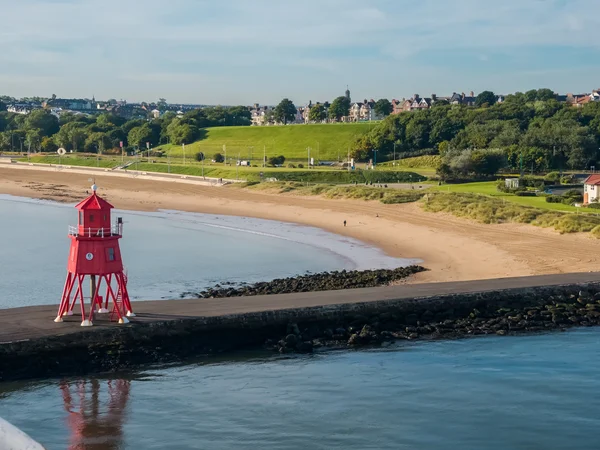 ニューキャッスル、イギリスの港の灯台 — ストック写真