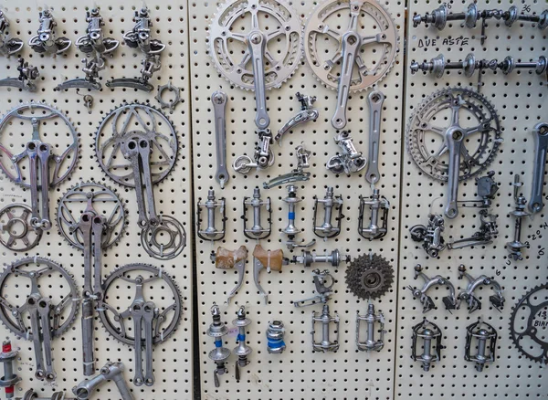 Vintage bike parts on display at L'Eroica, Italy — Stock Photo, Image