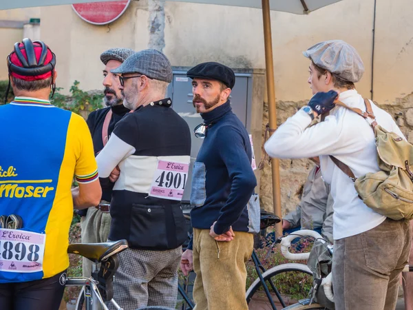 Unbekannte Anhänger der l 'eroica, Italien — Stockfoto