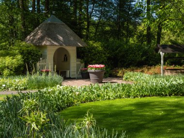 Yazlık thatched çatı ile