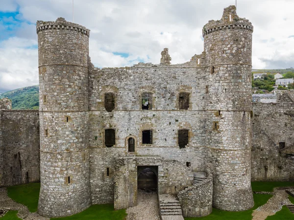 Замок в місті Harlech — стокове фото