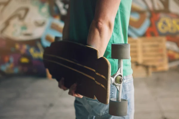 Man skateboardåkare livsstil koppla av Hipster koncept — Stockfoto