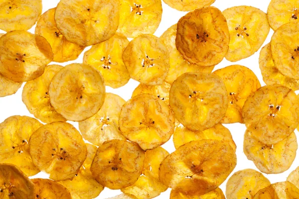 Platano piantaggine chip su sfondo bianco — Foto Stock