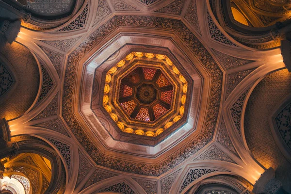 Sintra 'daki Monserrate Kalesi' nin içinde