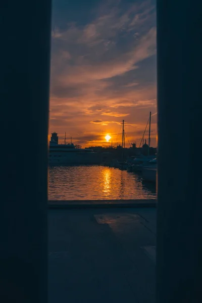 Barselona Limanı 'nda gün batımı