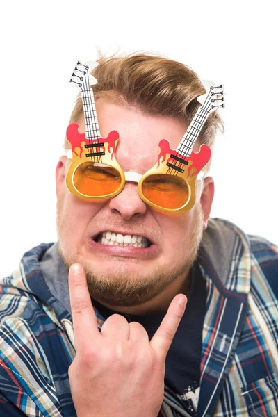 Хлопець в окулярах на гітарі — стокове фото