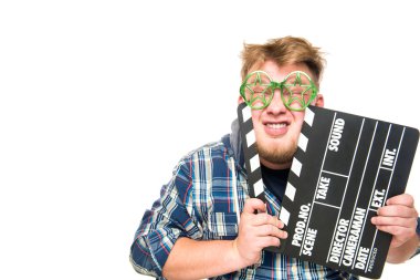 gözlüklü adam komik bir duygu gösterir