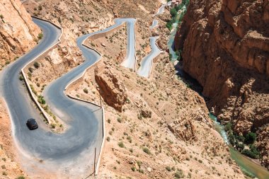 dolambaçlı yol dades Vadisi, Fas, Afrika