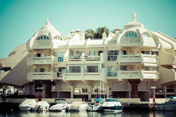 Benalmadena, Spanje - kan 5,2013: uitzicht over Puerto Marina in Benalm — Stockfoto