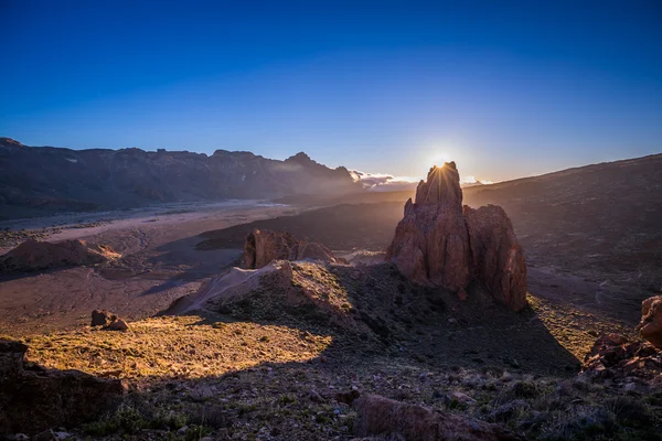 Teide national park roques de garcia v tenerife na kanárském ostrově vy — Stock fotografie