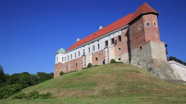 Старый замок XIV века в Сандомире, Польша . — стоковое видео