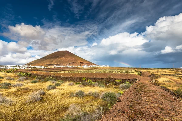 Paesaggio vulcanico dell'isola di Lanzarote, Isole Canarie, S — Foto Stock