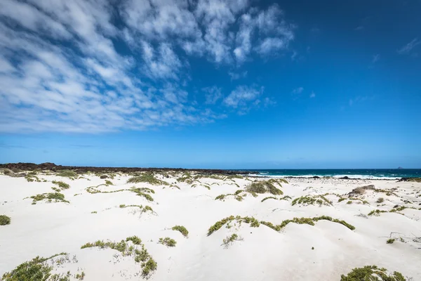 Plage de sable blanc en soirée, Lanzarote, Îles Canaries, Spai — Photo