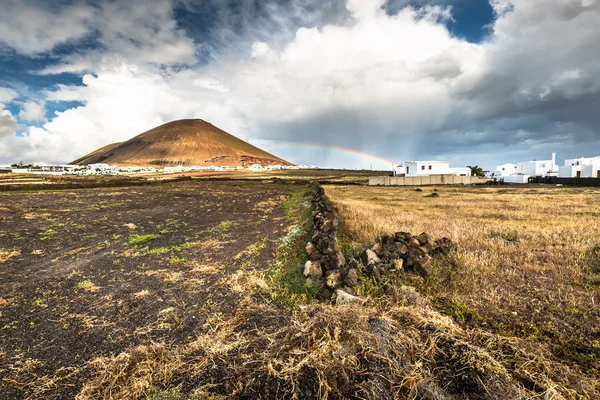 Paesaggio vulcanico dell'isola di Lanzarote, Isole Canarie, S — Foto Stock