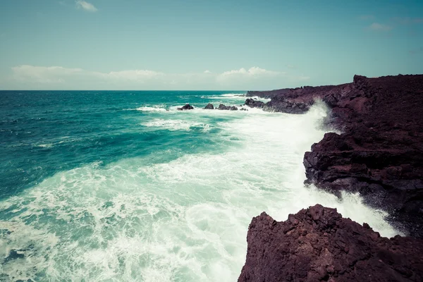 Felsige Küste von Los Hervideros, Lanzarote — Stockfoto