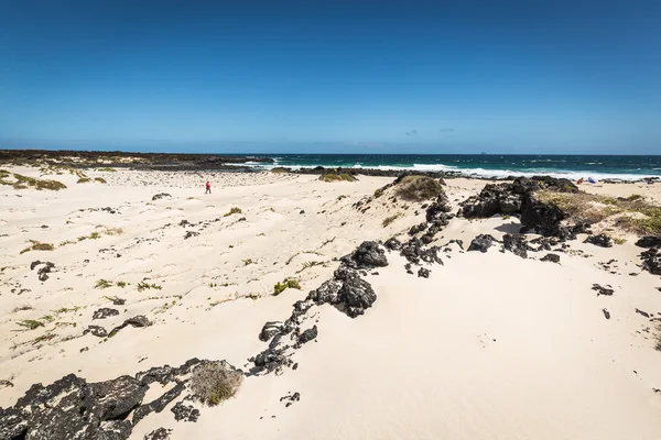 White sand beach in the evening, Lanzarote, Canary islands, Spai — Stock Photo, Image