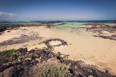 Town Orzola Lanzarote, Canar yakınındaki Atlantik Okyanusu kıyısında