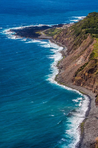 Paisagem costeira dos Açores em Faja Grande, ilha das Flores. Portug — Fotografia de Stock