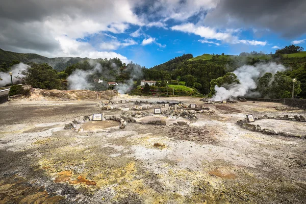 Heißes Quellwasser in Hochöfen, sao miguel. Azoren. portugal — Stockfoto