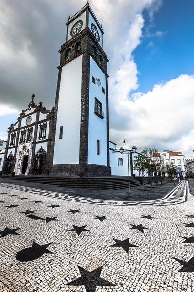 Wieża kościoła St. Sebastian (Igreja Matriz de Sao Sebastiao) i — Zdjęcie stockowe