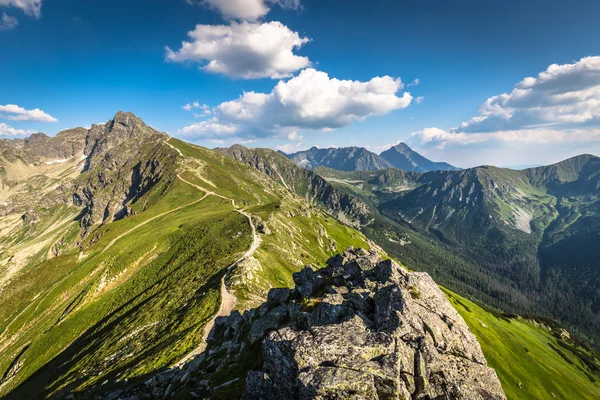 夏季 Tatra 山地，波兰，视图从 Kasprowy Wierch 一起游泳 — 图库照片