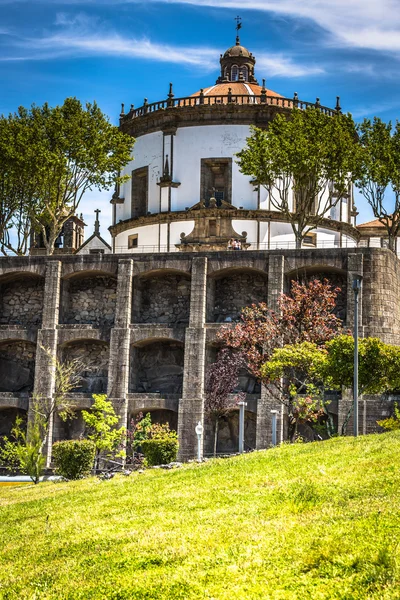 修道院ダ セーラはヴィラ ノヴァ デ ガイア、ポルトガルでピラール. — ストック写真