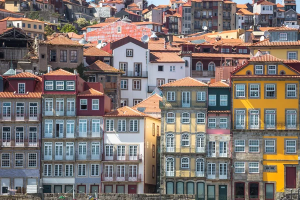ポルトのカラフルな建物。ポルトガル — ストック写真