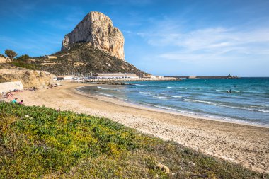 Calpe, İspanya-Nisan 2,2015: Ünlü Akdeniz tatil Calpe s