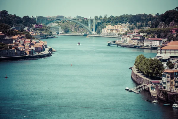 Porto, Portugal -21 kan 2015:View av Porto Ribeira och Douro riv — Stockfoto