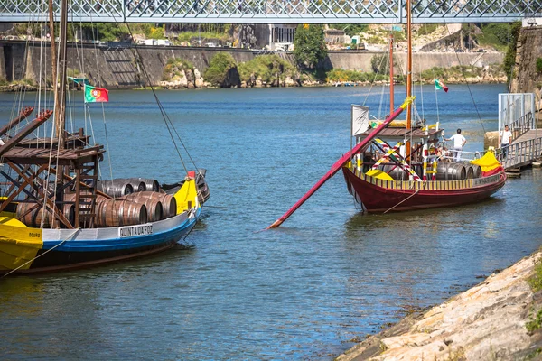 Oporto, Portugal 21 de mayo de 2015: Paisaje urbano de Oporto, Portugal — Foto de Stock