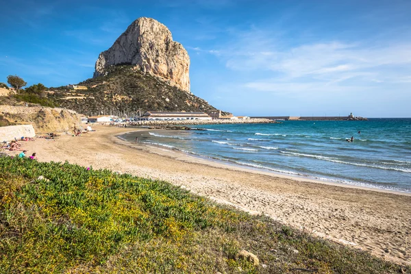 Calpe, İspanya-Nisan 2,2015: Ünlü Akdeniz tatil Calpe s