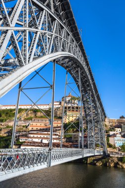 Şehir Porto Portekiz. Ponte Douro Nehri üzerinde köprü Luiz 