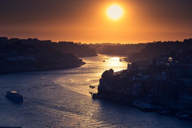 Hill günbatımı yakın up, Portekiz, porto eski şehir ile