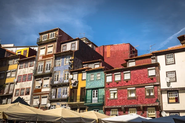 色彩缤纷的房子的里贝拉波尔图，葡萄牙 — 图库照片