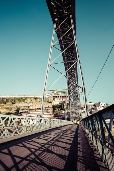 Gatan på nedre våningen i Ponte Luiz I Bridge i Porto, por — Stockfoto