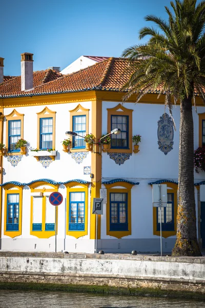 Aveiro, portugal. typisk byggnad Visa. — Stockfoto